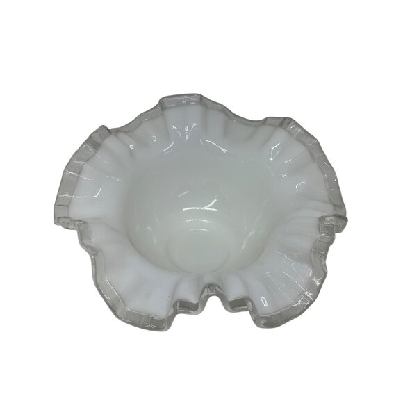 VTG Fenton White Silver Crest Milk Glass Ruffled Console Bowl 7"x3" Centerpiece - Picture 3 of 7